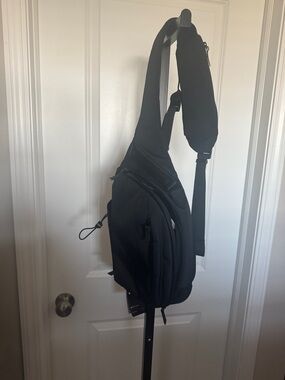 Men's Black Sling Crossbody Bag - Versatile Everyday Carry
